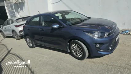  5 سياره اصل شركه ومعها كفاله3 سنوات