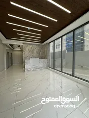  4 مكتب جديد للايجار 77m مميز جداً مجمع السعودي