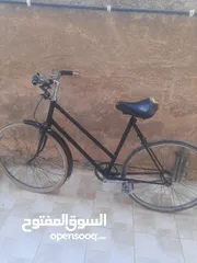  2 بسكليت سبق جنط 30 للبيع من دون غيارات برك امامي فقط قابل للتفاوض بشيء بسيط للتواصل رسائل