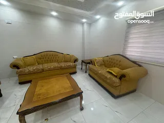  3 طقم كنب مع طقم طاولات
