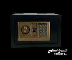  1 قاصه لحفظ المقتنيات والاموال من سلفر كلاس