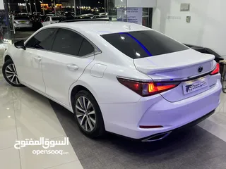  3 لكزس ES 350 بداخلية زعفراني وكالة 2020 فل اوبشن قمة فالنظافة بجادث بسيط