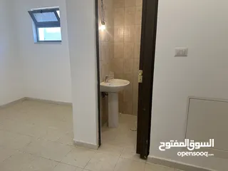  3 فيلا 3 طوابق للإيجار السنوي