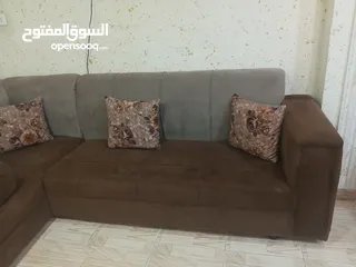  3 طقم كورنر لون بني وبيج بوج وج نظااافة الاستخدام كتير قليل لانه لغرفة ضيوف