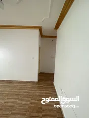  11 شقه مع روف للبيع ماركا الجنوبيه مقابل مسجدالفردوس   مساحه الشقه   111محلات محمد    رفيق