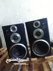  1 سماعات شغالات بس فيهم مزع انا بايع صناديق