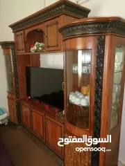  2 طقم كنب وبوفيه للبيع مستعجل  اربد