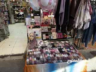  2 محل تجاري عطور ومكياج وشالات بسوق الوحدات
