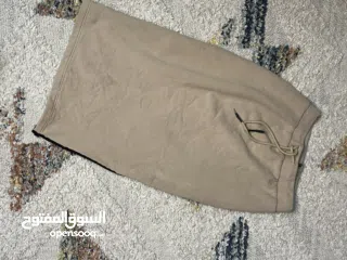  1 تنورة طول وسط