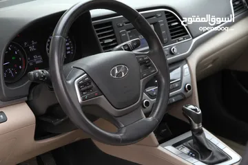  10 هيونداي النترا  موديل : 2017 سعة المحرك : 1.6L قطعة مسافة : 33.000 KM فحص كامل بدون ملاحظات