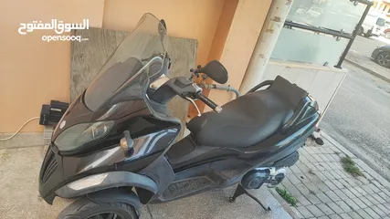  1 Piaggio mp3 400cc maxi scooter 3 wheels