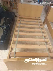  1 تختين نظاف وجدد وماشاء الله عنهم