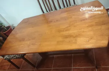  2 طاولة سفر بحالة وكاله مع 6 كراسي طول الطاوله 180 العرض 43 المهتم يتواصل ع للرقم