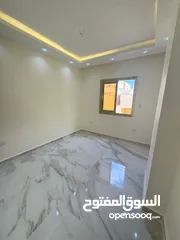  3 شقة سكنية للبيع في الحي الرابع المجاورة الخامسة عمارة 1076