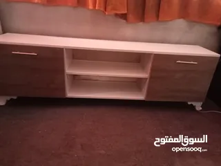  2 طاولة شاشه خشب للبيع