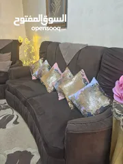  2 طقم كنب للبيع في حالة ممتازة