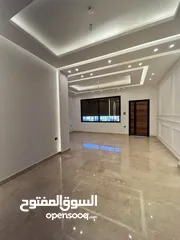  16 بالاقساط شقق فاخرة 220م في دير غبار – إطلالة – تدفئة تحت البلاط – تشطيب فيلل