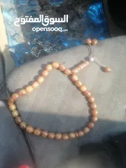  3 سبحة دو قيمة من الأحجار الكريمة