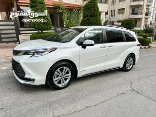  3 2021 Toyota Sienna Platinum Hybrid AWD