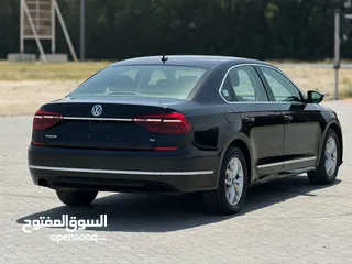  4 Volkswagen passat  ( 2017 ) Free accident  / Top / v4 Perfect condition