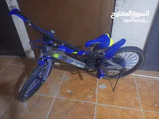  6 بسكليتات للبيع