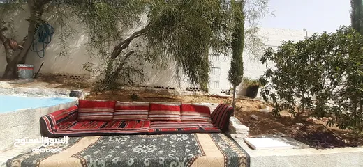  27 شاليه ومزرعة الجمل  مادبا - خربة المخيط - غرب الجامعة الالمانية .............................