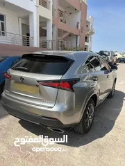  4 Lexus NX300 2019