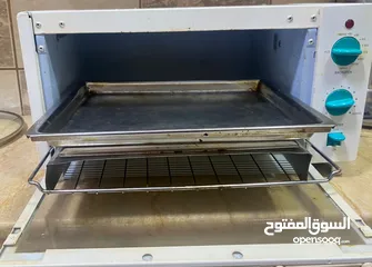  4 Small electric oven