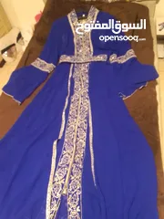  4 فساتين سهره استعمال مره واحده بحالت الجديد
