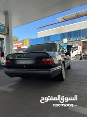 11 مرسيدس 300SEL