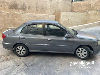  4 كيا ريو 2001