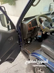  18 باص هيونداي H-100 مستعمل موديل 2001 ماتور 27 للبيع