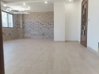  5 شقه ارضيه للبيع في خلدا مع ترس و مدخل خاص