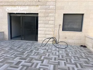  3 شقه للبيع مع حديقه في عين منحد