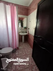  16 شقه مميزه بمساحه 240 م طابقيه طابق ثاني للبيع في منطقه السابع بسعر ممي... ( Property ID : 31204 )