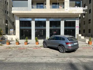  3 محلات تجارية للبيع على الشارع الرئيسي الطيرة