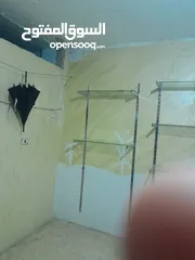  3 رفوف كزاز بحالت الوكاله للبيع بداعي السفر  يصلح لمحل