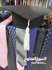  4 روب تخرج    طاقيه.  وشاح عادي.  وشاح ملكي