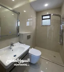  3 ثالث مع روف بتشطيب مميز واطلاله في ضاحية الرشيد
