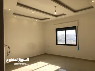  12 شقة سكنية ديلوكس شبه ارضي مع تراس  145متر في  حي عدن