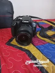  1 كاميرا كانون 4000D .