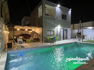  3 شالية للبيع
