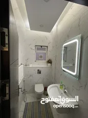  5 شقة طابقية لقطة للبيع في أم قصير 210م
