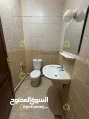  9 شقه فارغة - عبدون - 3نوم - ارضي - حديقة - ترسات - قرب الخدمات العامة