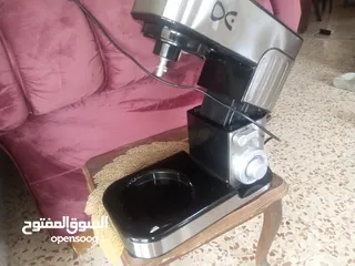  2 عجانه ومحضره طعام نوع دايو بحال الوكاله العجانه حجم 7 ونصف لتر 6 سرعات ومواصفات منتازه استعمال بسيط