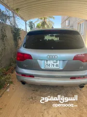  2 Audi 2010 aaa