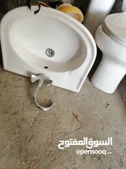  2 حمام فرنجي ومغسله كل طقم لحال
