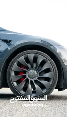  7 بحالة ممتازة أستعمال عائلي مع تظليل و غرافين حراري  Tesla model y 2022 تيسلا موديل y