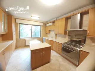  2 شقة ارضية للبيع اربع غرف نوم في جبل عمان قرب قصر زهران