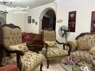  3 طقم كنب بحال الوكالة ونوع خشب زان